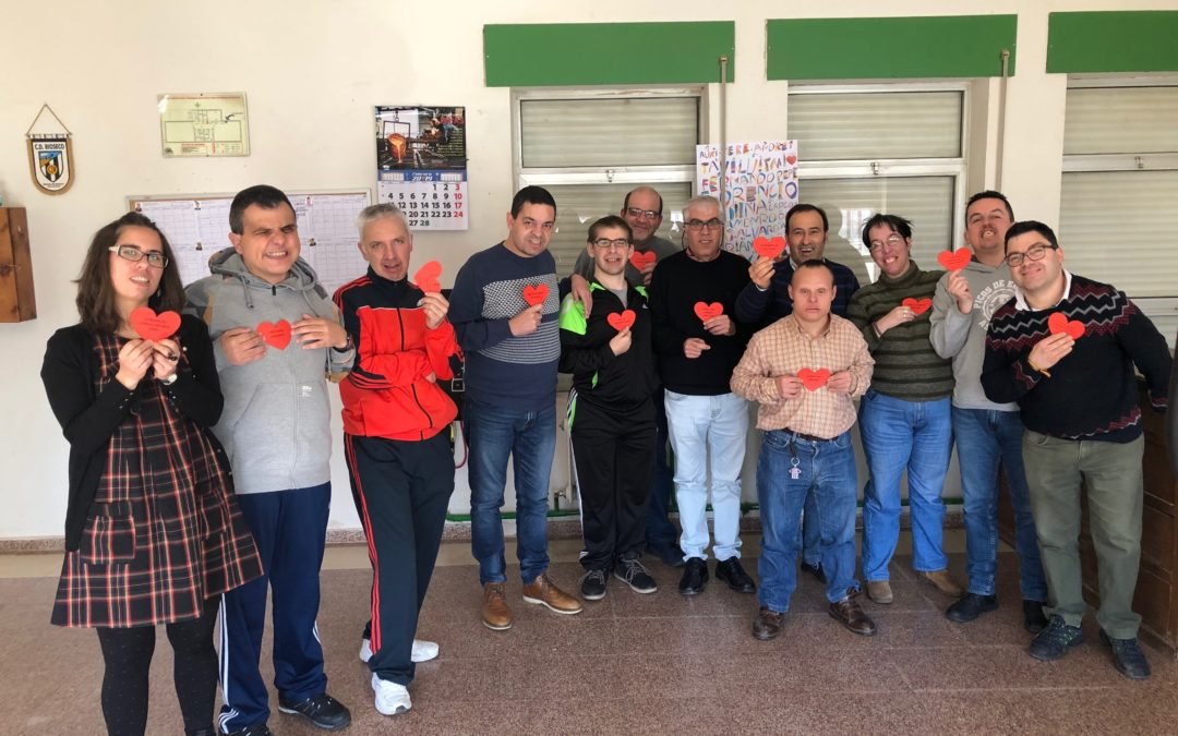 El Colectivo Tierra de Campos imparte un taller de Risoterapia en el Taller Ocupacional